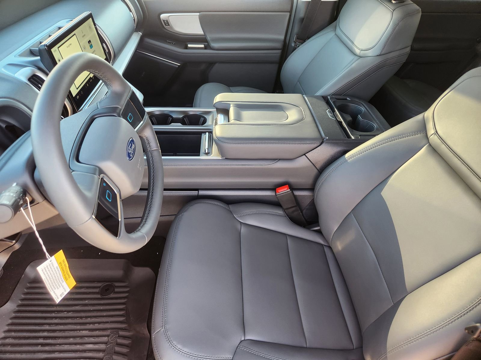 New 2026 Ford Expedition Active image 13