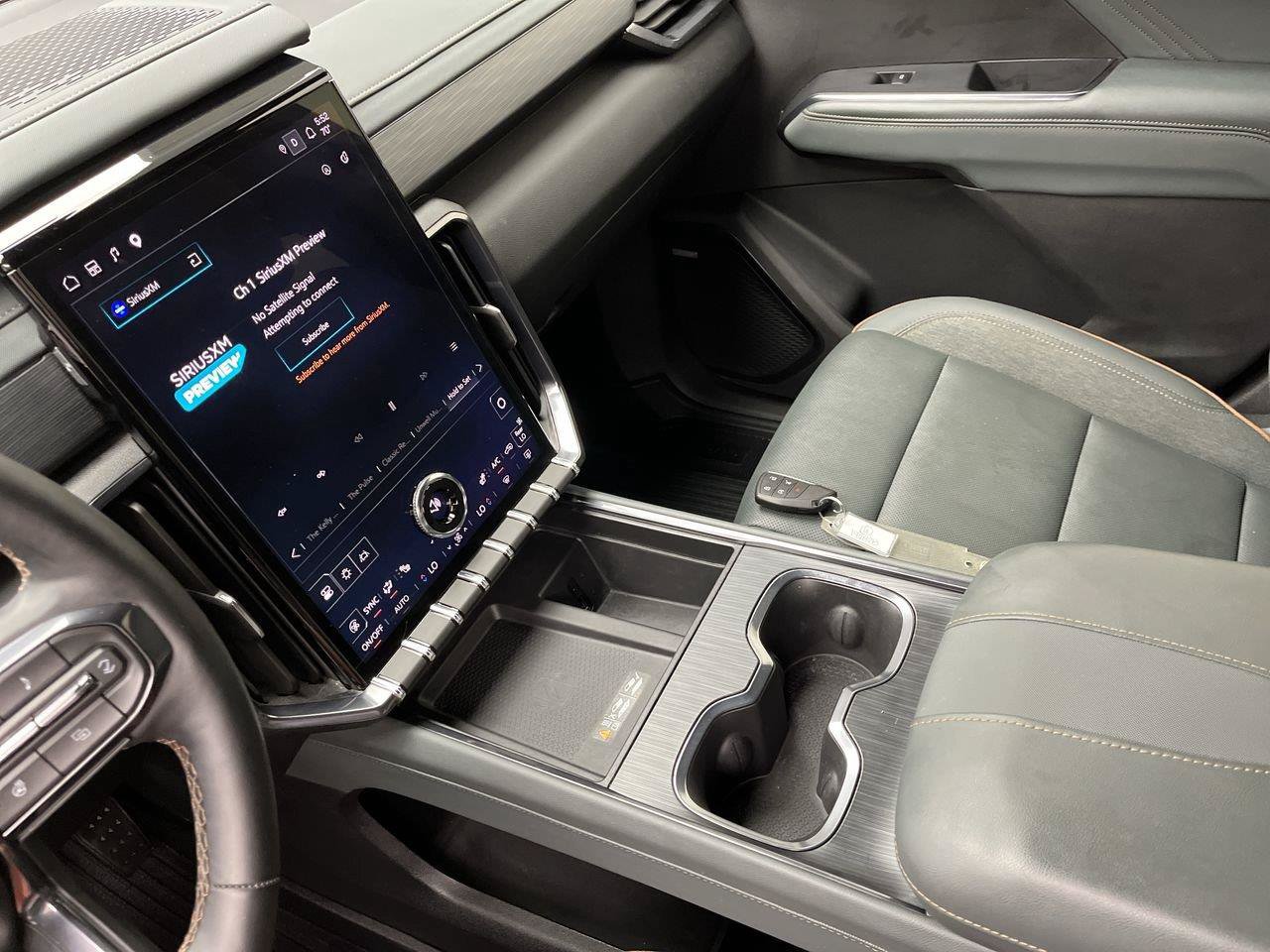 Certified 2025 GMC Acadia AT4 w/ LPO, Floor Liner Package AWD/4WD image 18