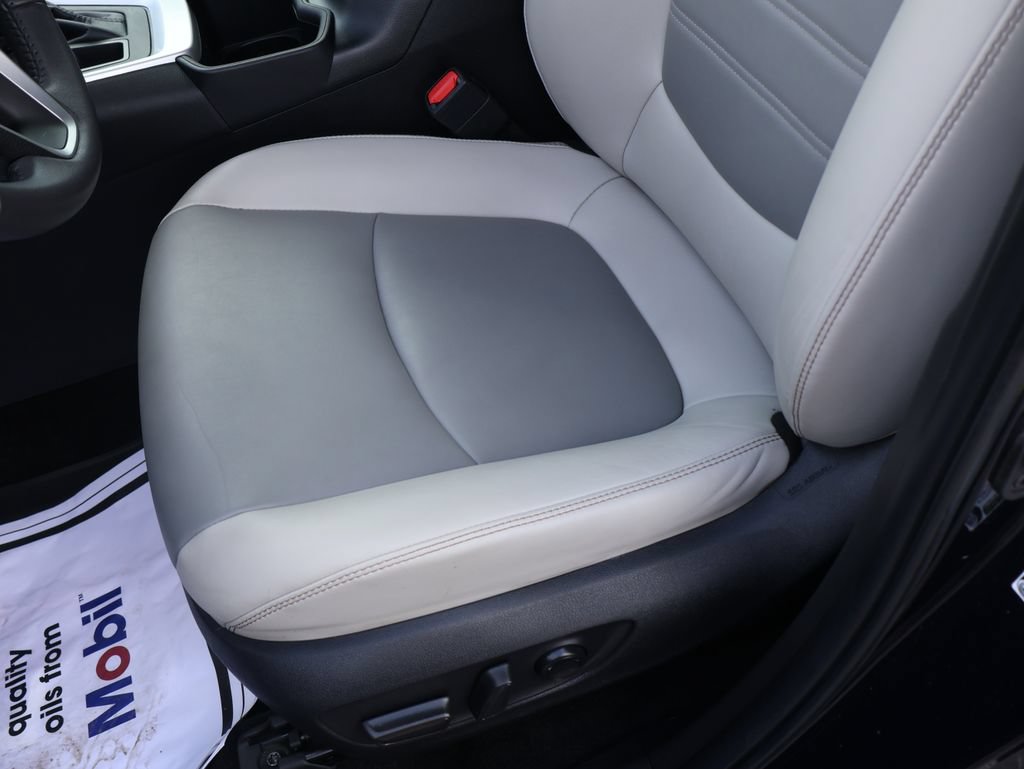 Used 2023 Toyota RAV4 XLE Premium AWD/4WD image 74