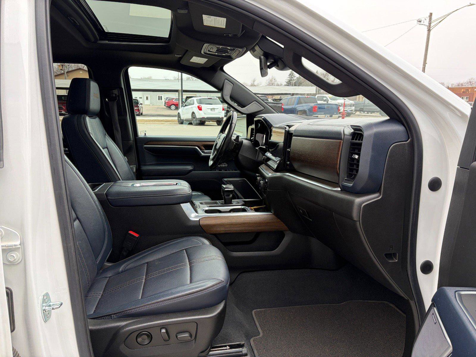 Used 2022 Chevrolet Silverado 1500 High Country w/ Z71 Off-Road Package image 23