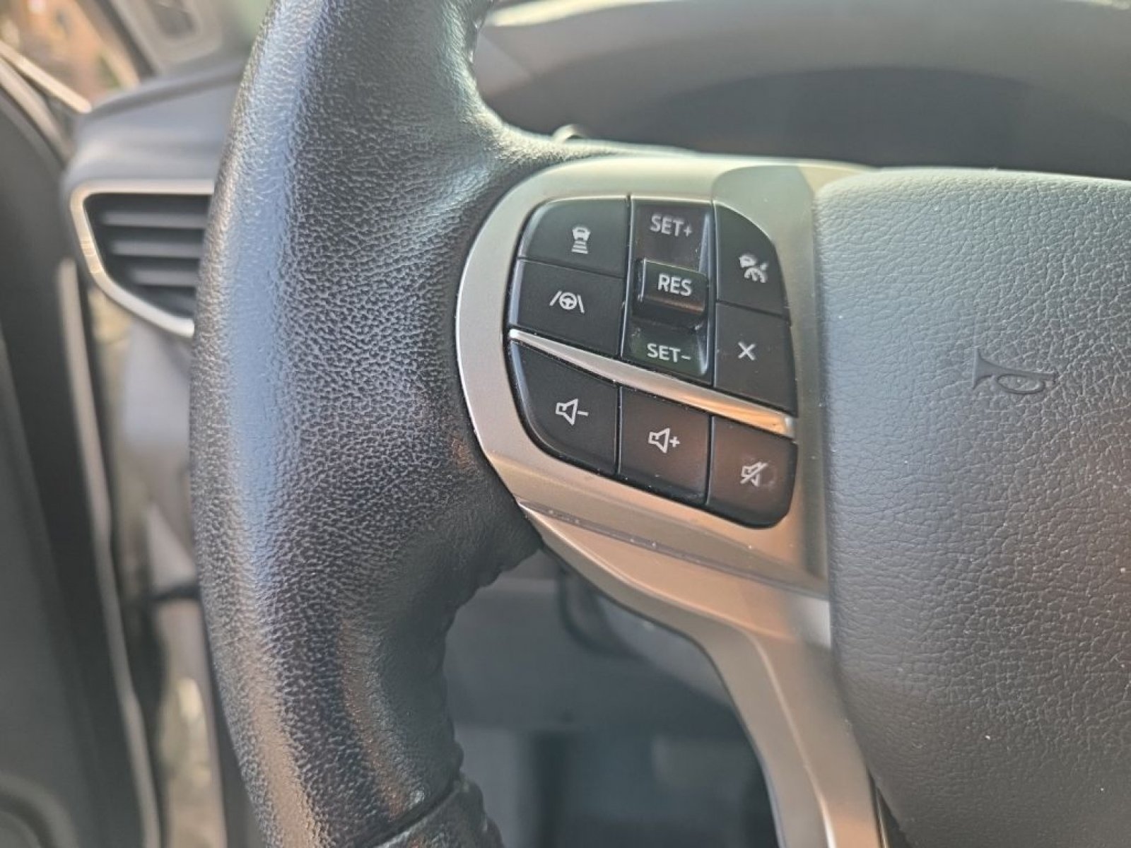 Used 2021 Ford Explorer Limited w/ Hybrid Equipment Group 310A AWD/4WD image 16