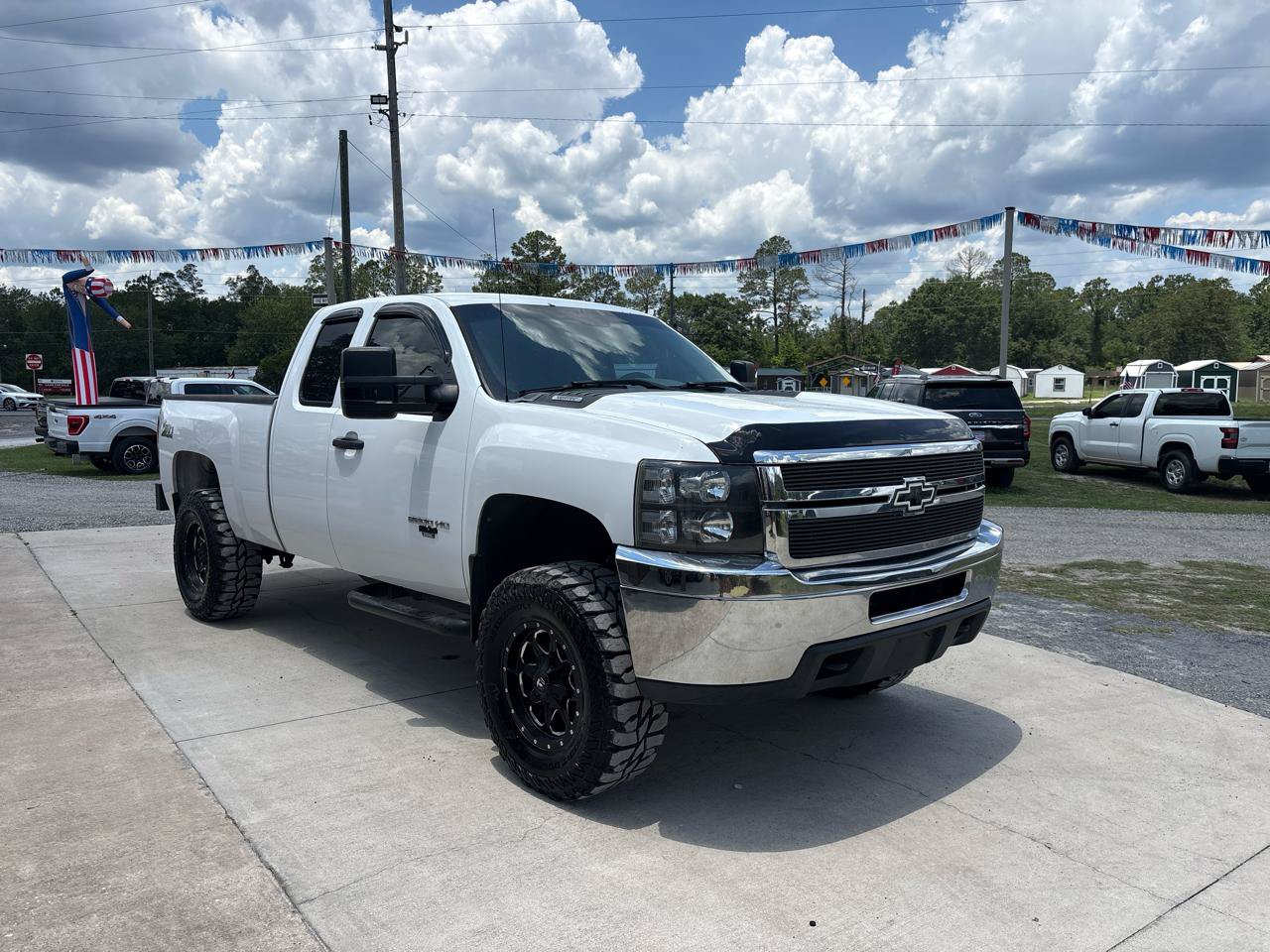 Used 2011 Chevrolet Silverado 2500 W/T AWD/4WD image 3