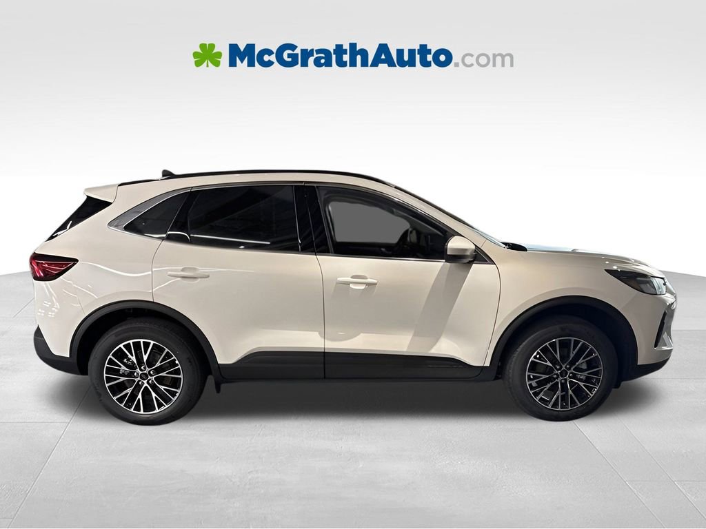 New 2025 Ford Escape SE image 3