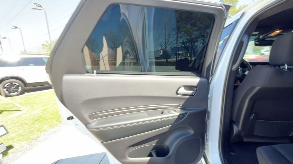 Used 2023 Dodge Durango SXT image 38