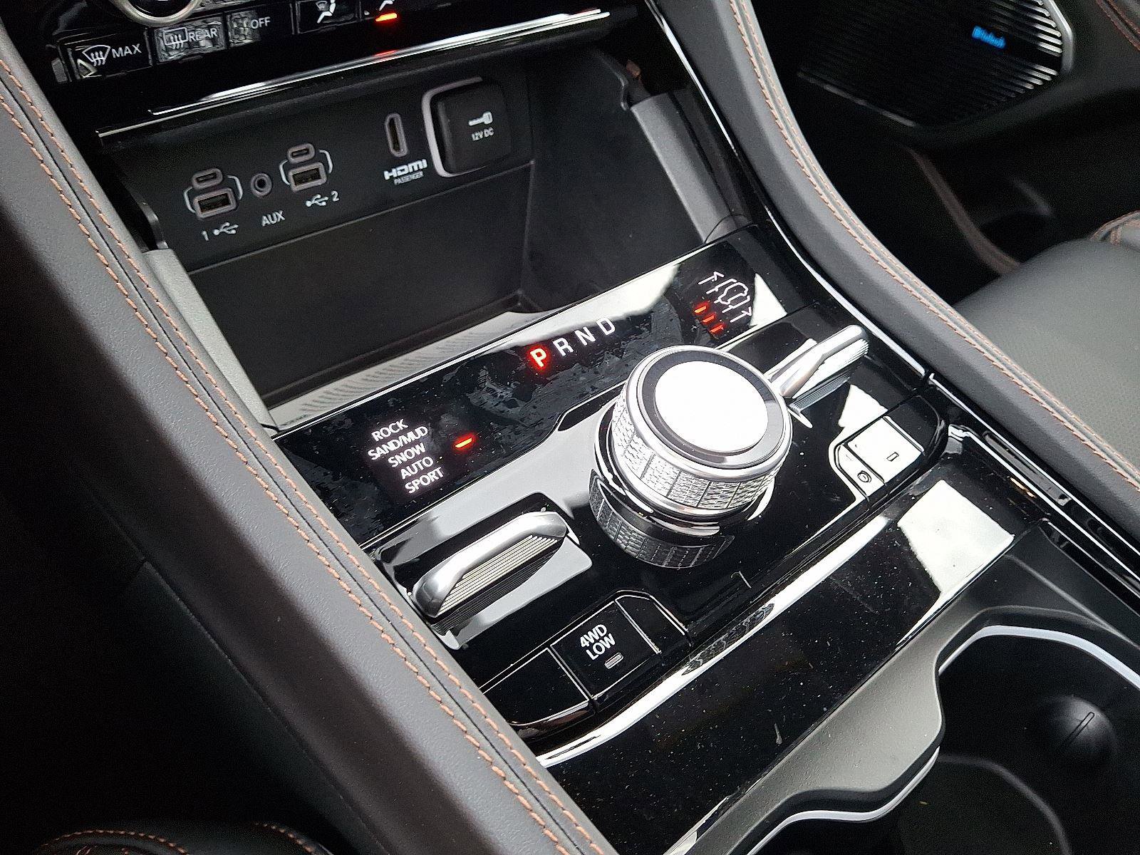 New 2025 Jeep Grand Cherokee Summit image 8