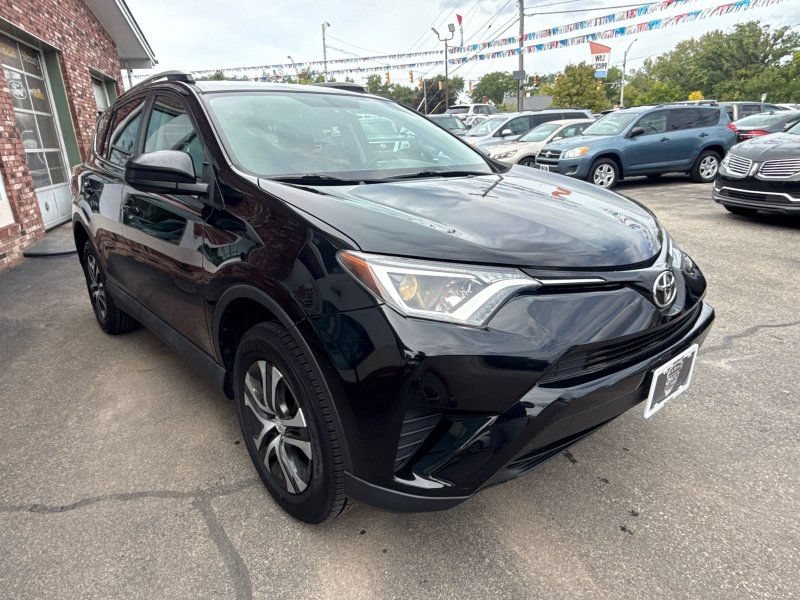 Used 2016 Toyota RAV4 LE AWD/4WD image 3