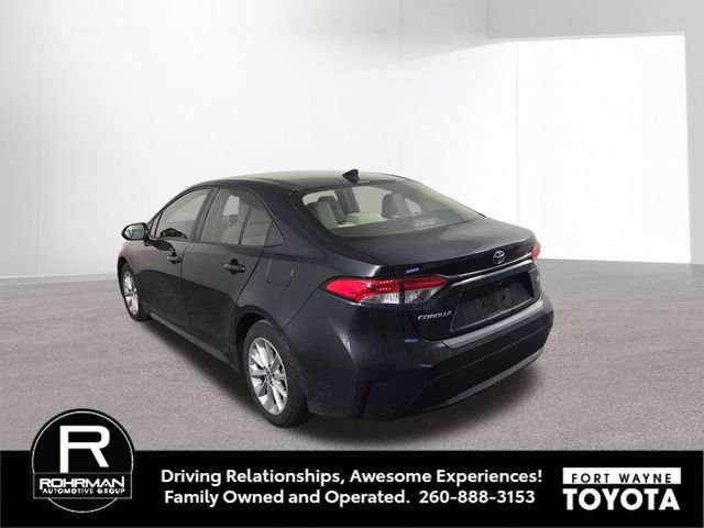 Used 2021 Toyota Corolla LE w/ LE Premium Package image 9