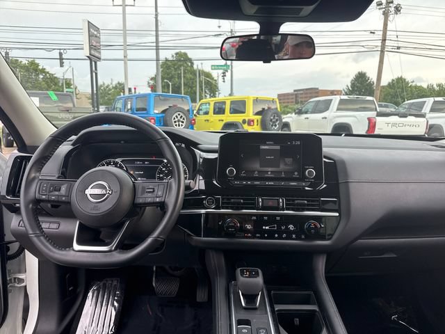 Certified 2023 Nissan Pathfinder SV AWD/4WD image 16