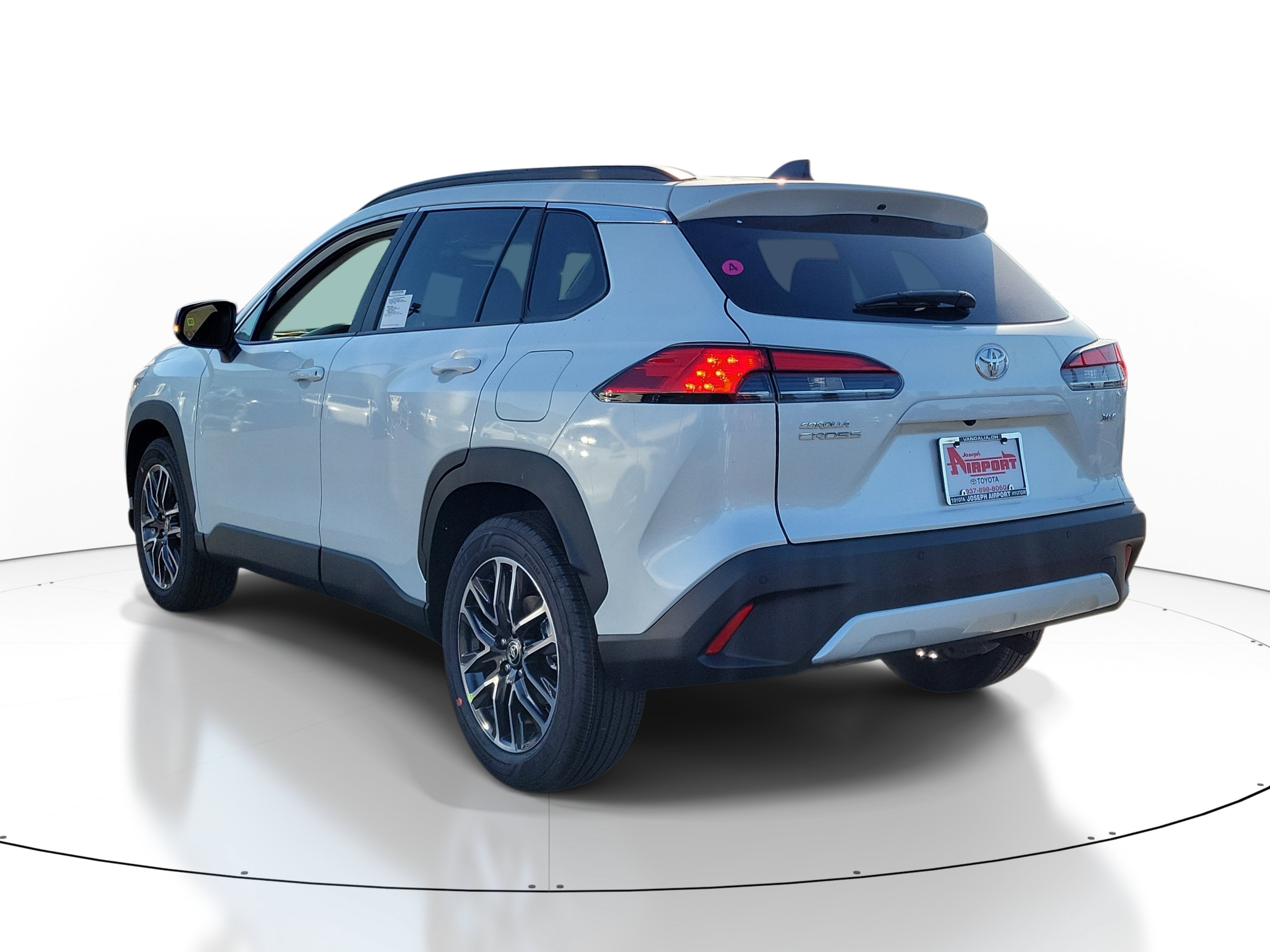 New 2026 Toyota Corolla Cross XLE w/ Convenience Package FWD image 3