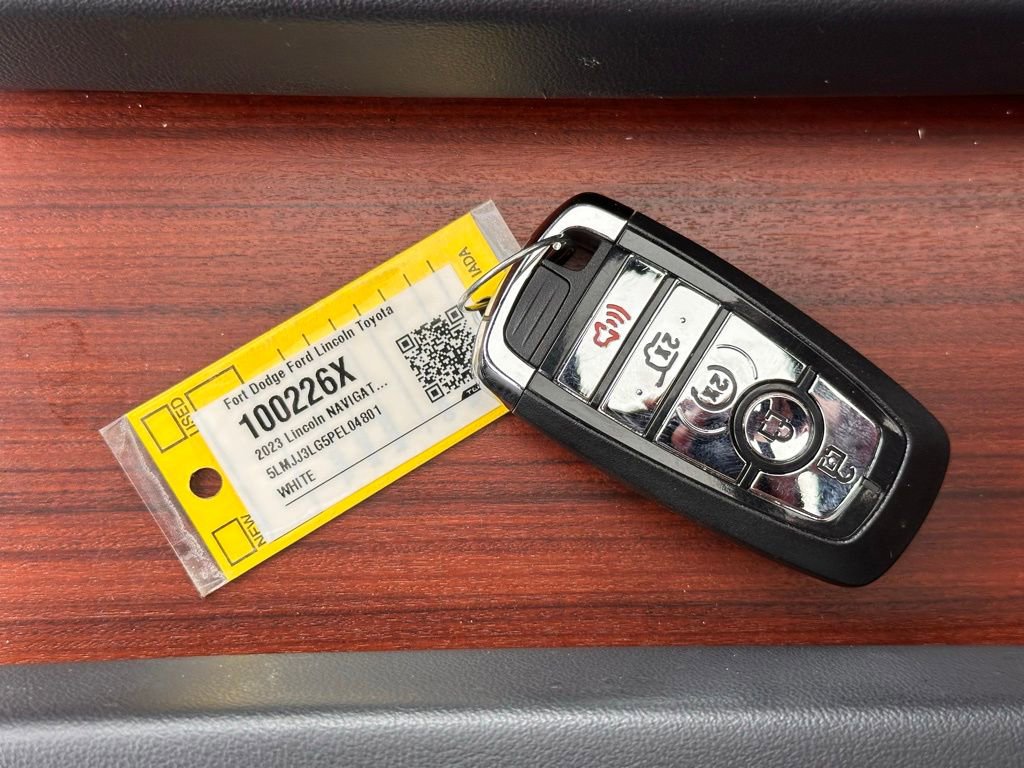 Used 2023 Lincoln Navigator L Reserve image 46