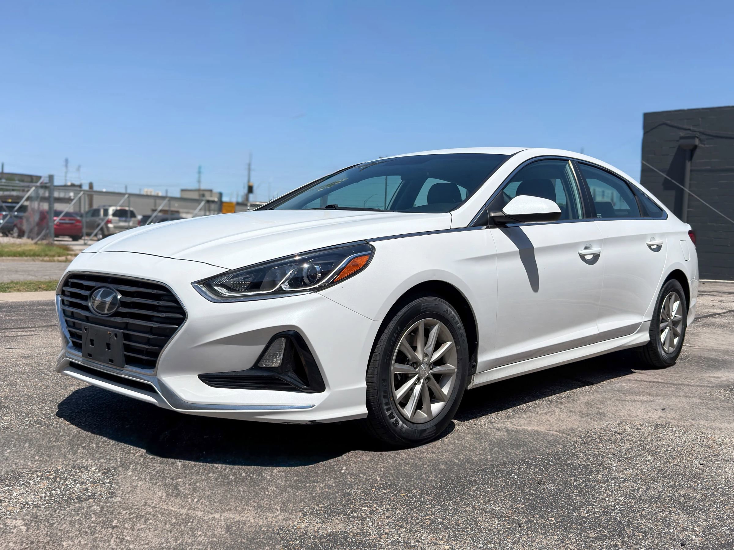 Used 2019 Hyundai Sonata SE w/ Cargo Package FWD image 3