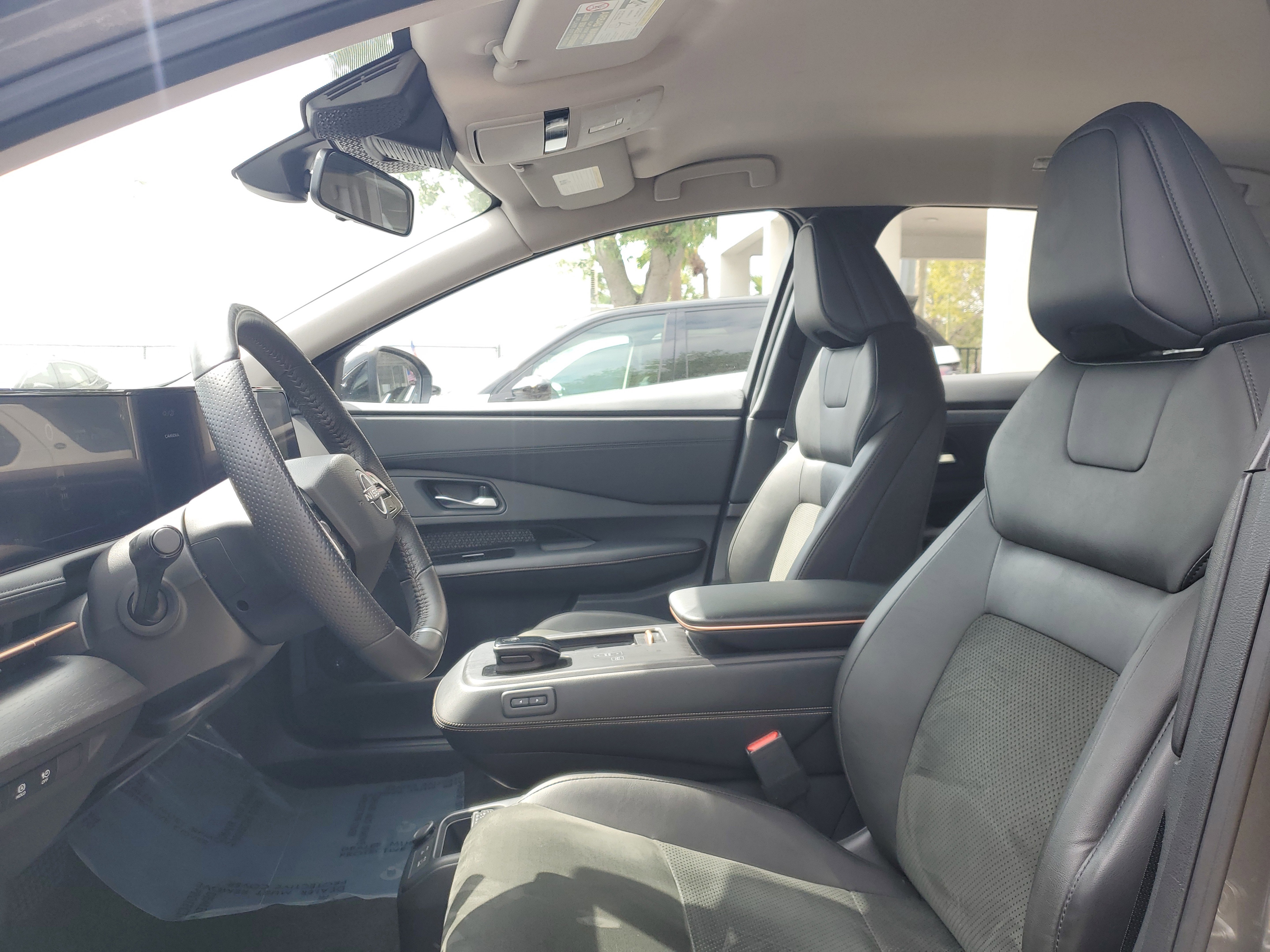 Certified 2023 Nissan Ariya AWD image 10