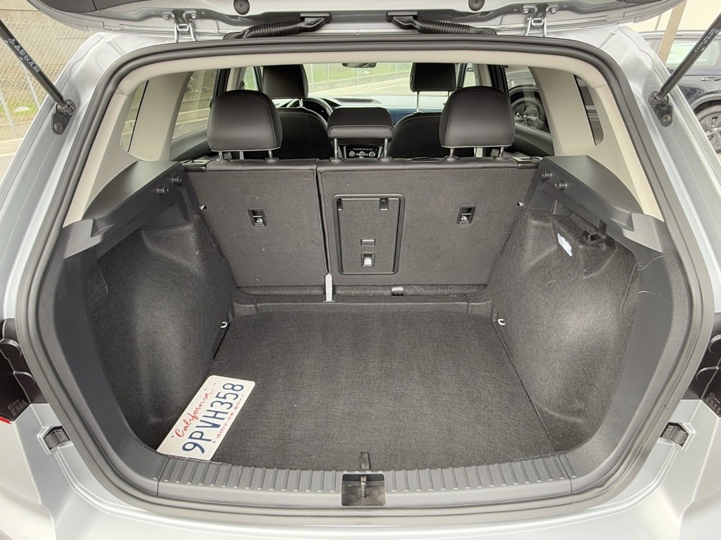 Used 2024 Volkswagen Taos SE image 9