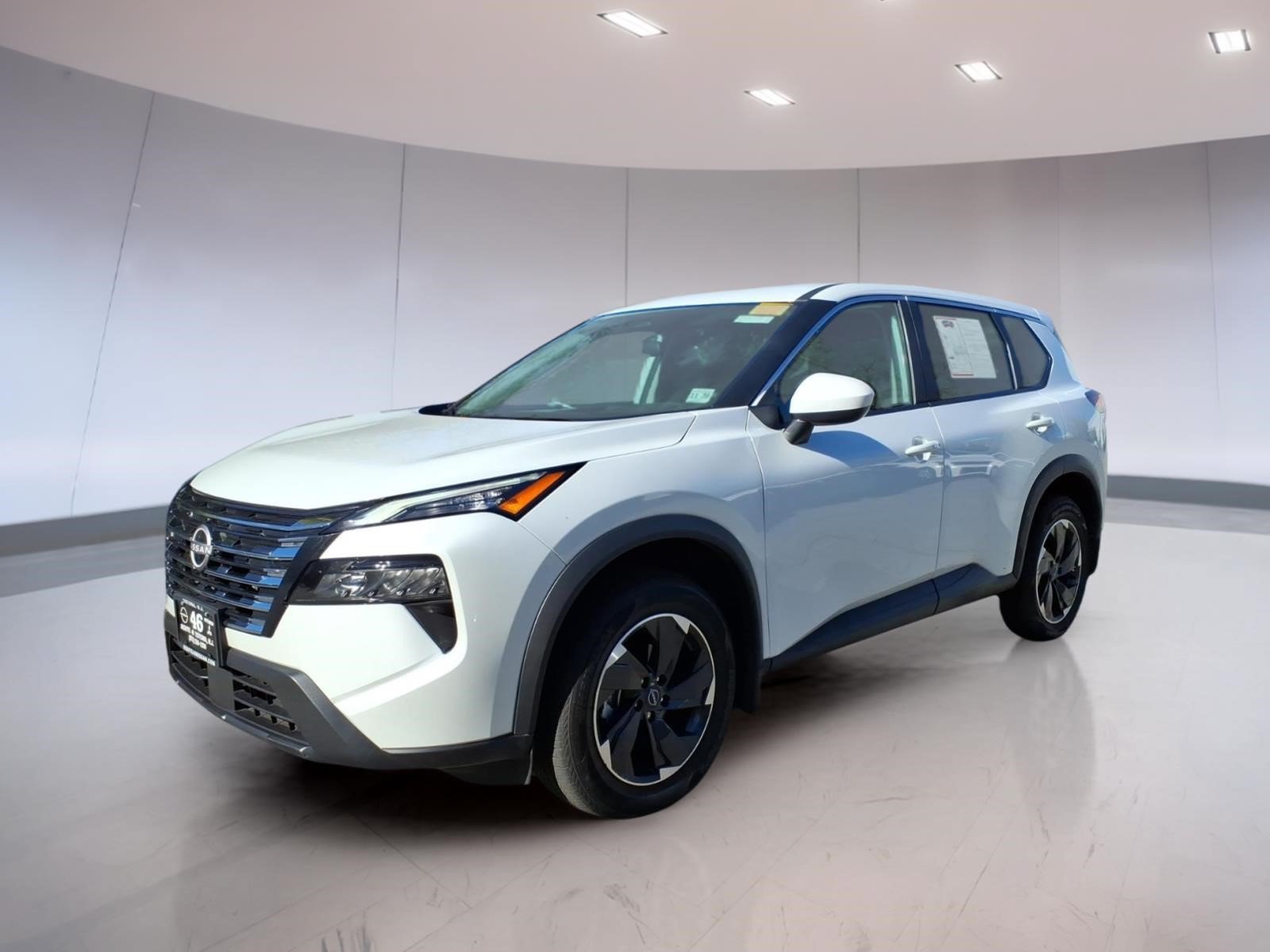 Used 2026 Nissan Rogue SV w/ Cold Weather Package AWD/4WD image 2