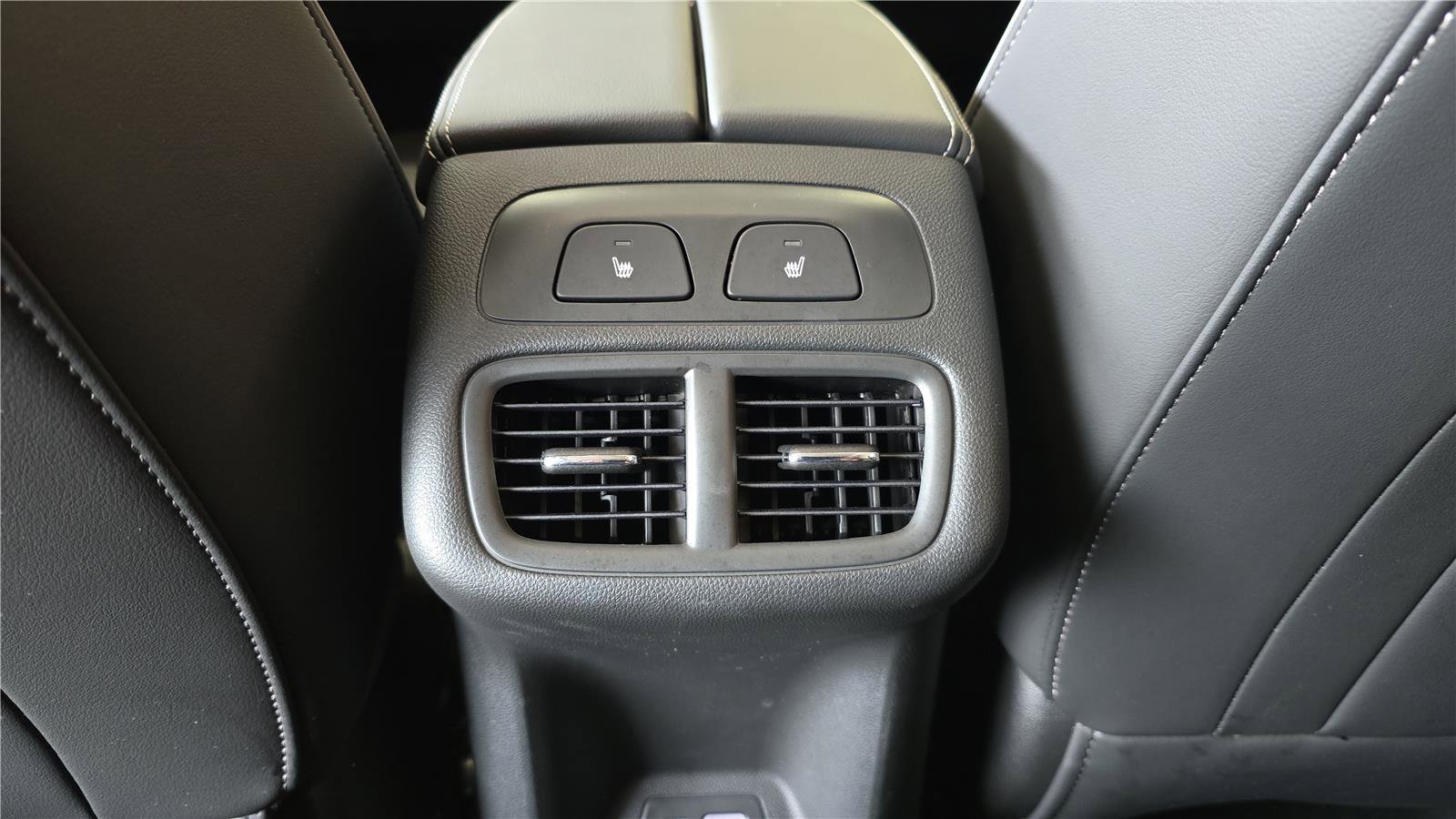 Used 2023 Buick Envision Avenir image 17