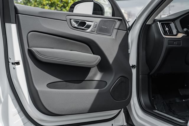 New 2026 Volvo XC60 B5 Ultra w/ Protection Package Premier image 39