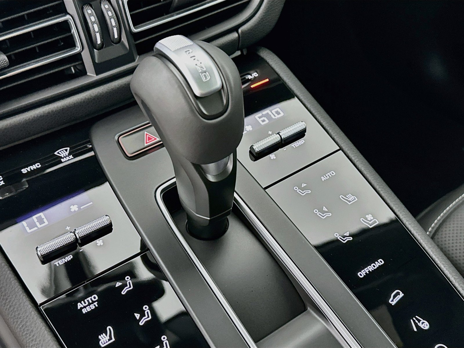 New 2026 Porsche Macan AWD/4WD image 28