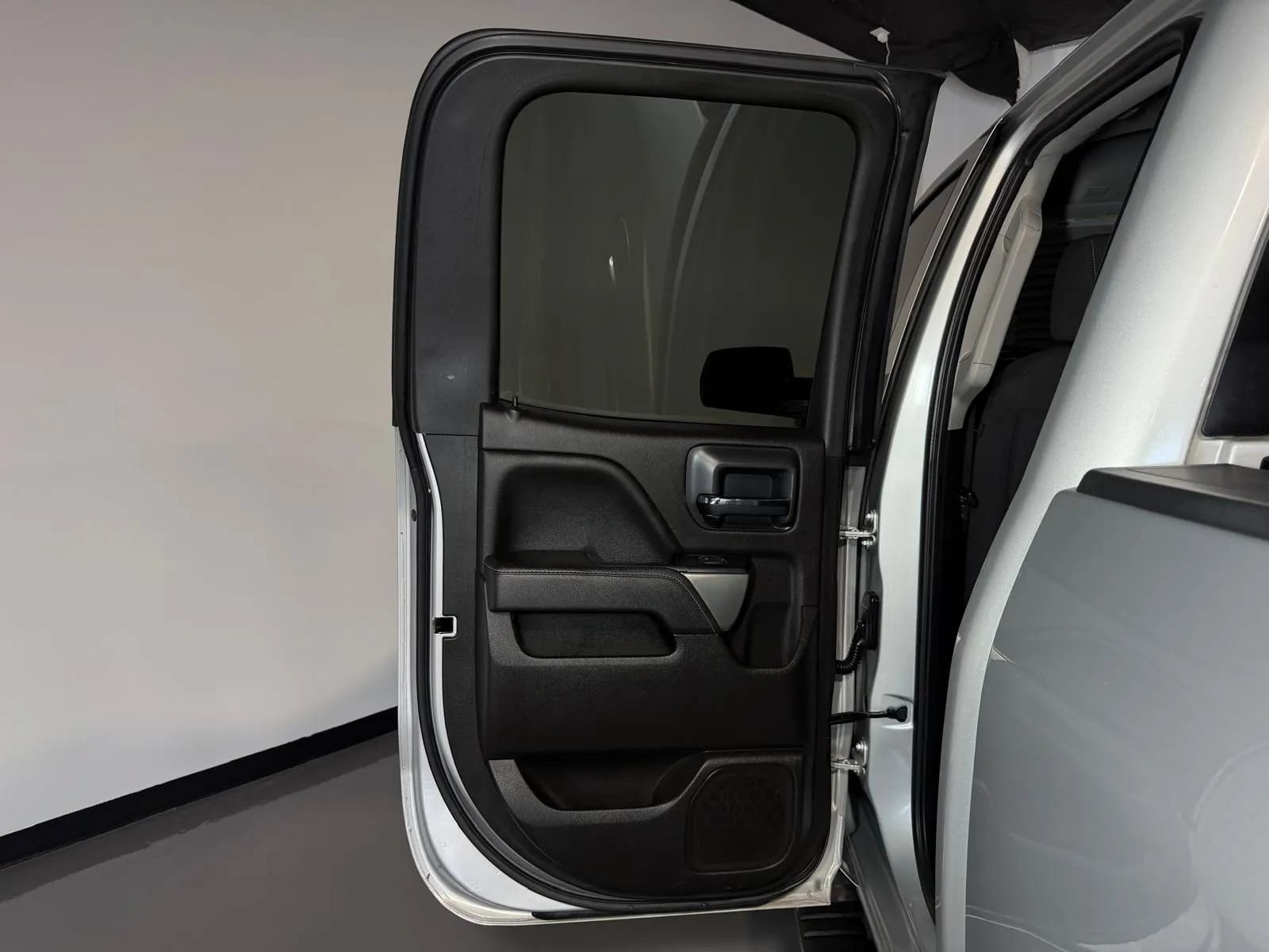 Used 2018 Chevrolet Silverado 1500 LT RWD image 12