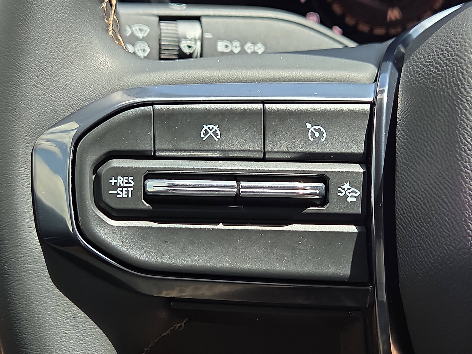 Used 2024 GMC Canyon AT4 image 21