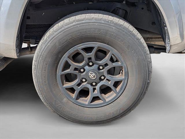 Used 2022 Toyota Tacoma SR5 video 3