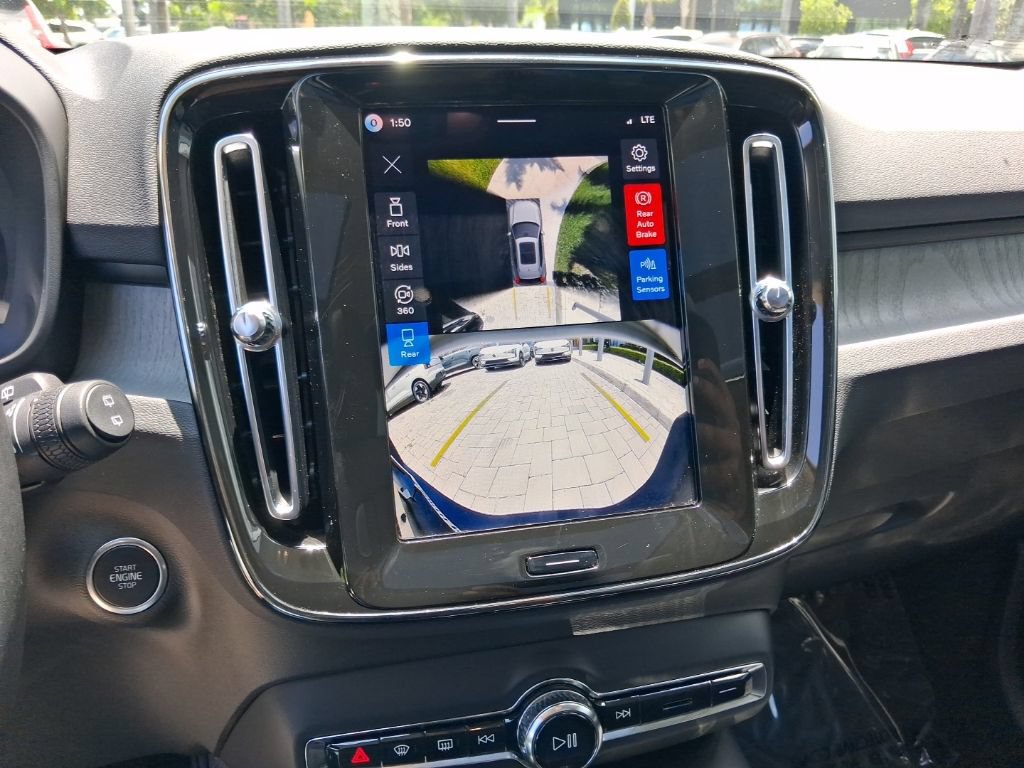 Certified 2026 Volvo XC40 B5 Plus AWD/4WD image 23