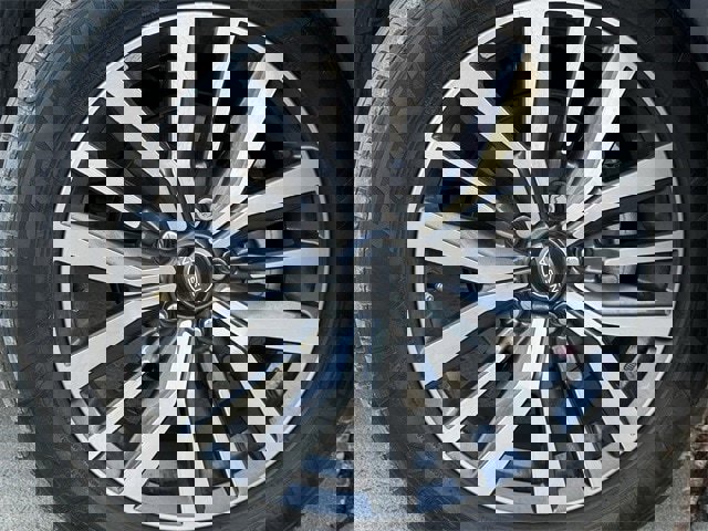 Used 2023 Nissan Kicks SV image 10