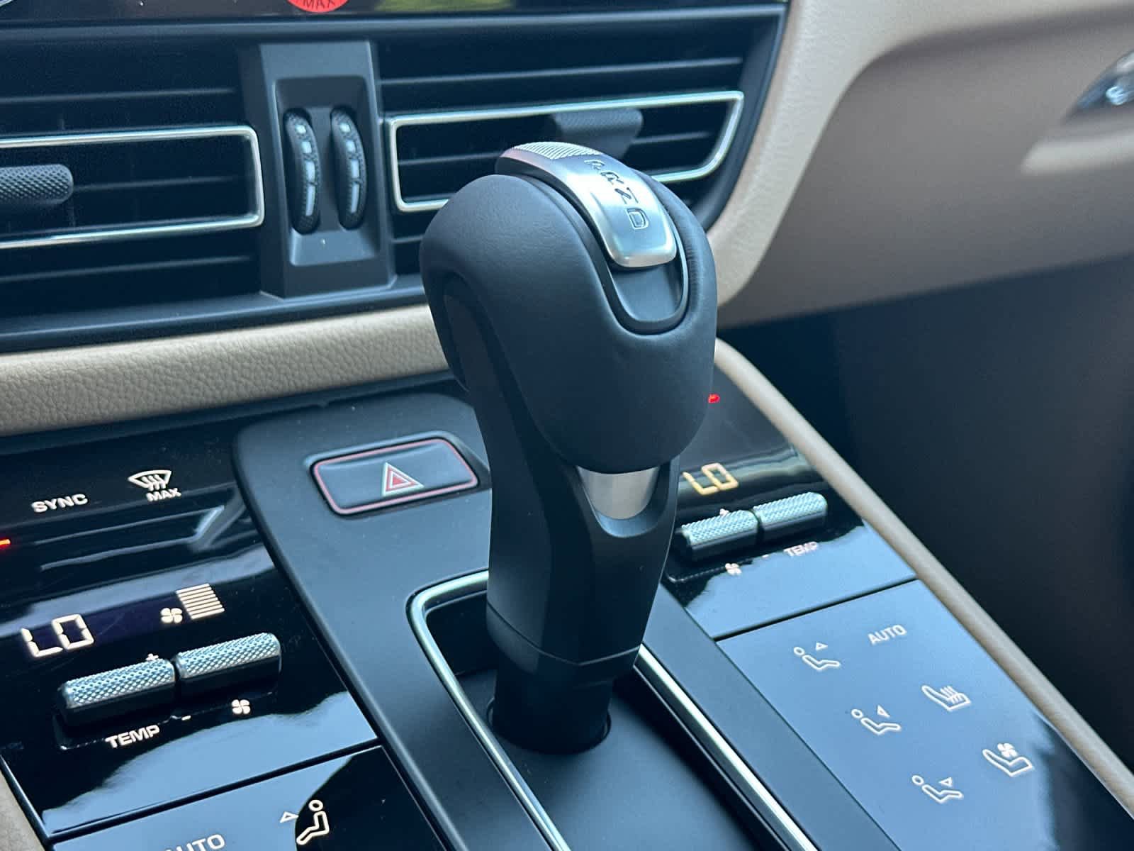 New 2026 Porsche Macan AWD/4WD image 25