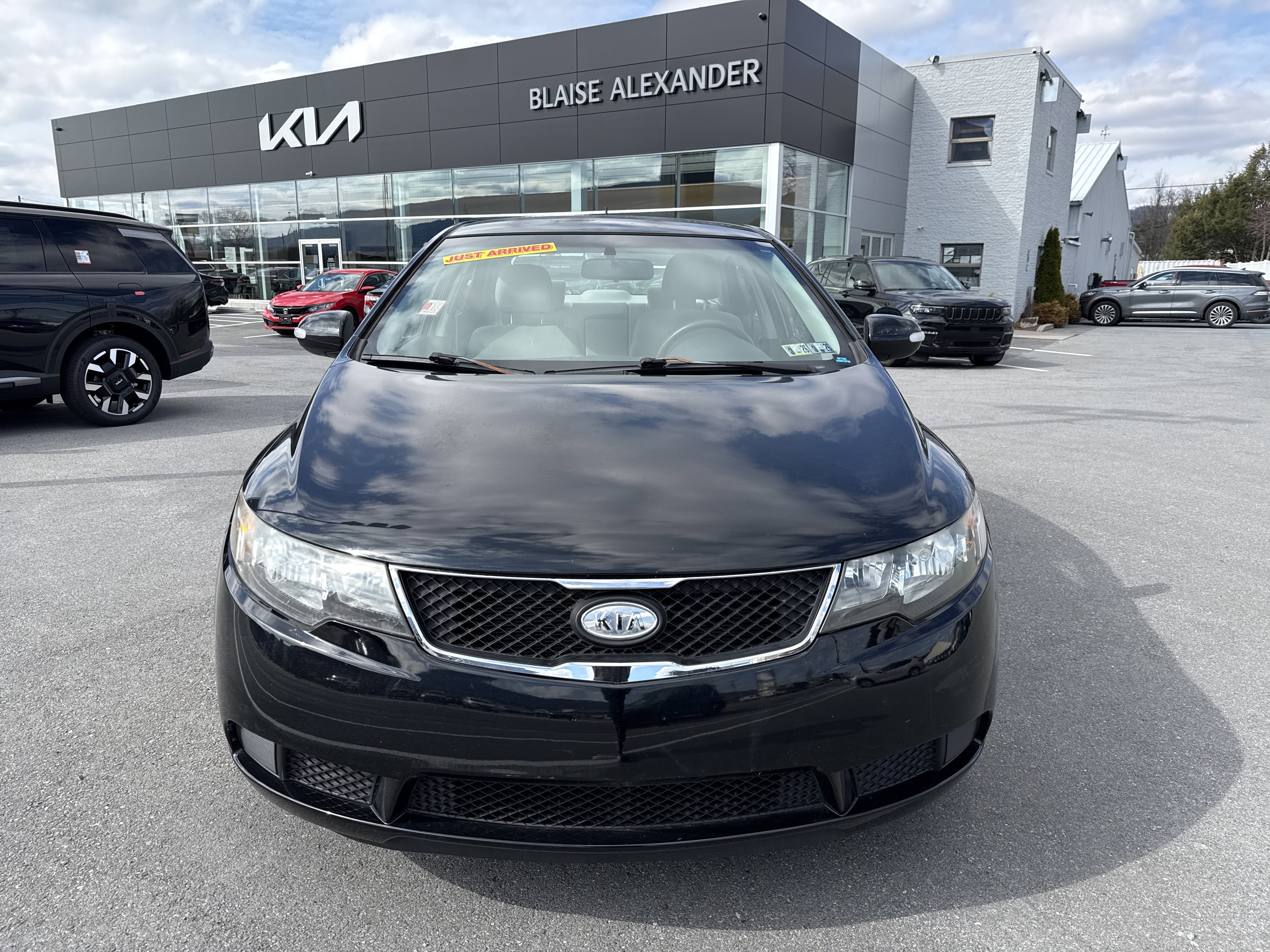 Used 2010 Kia Forte EX image 9