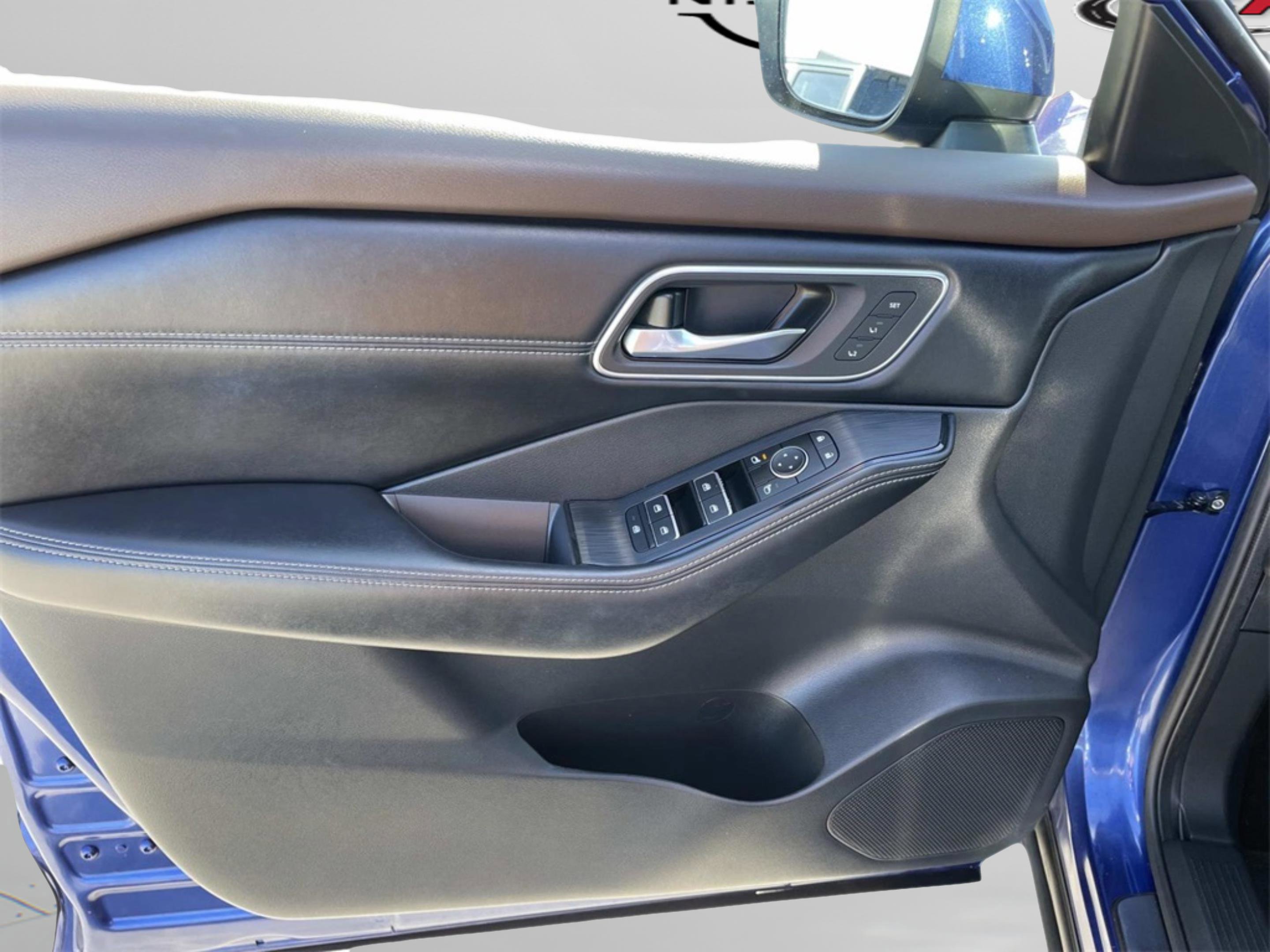 Used 2023 Nissan Rogue Platinum w/ Platinum Premium Package image 33