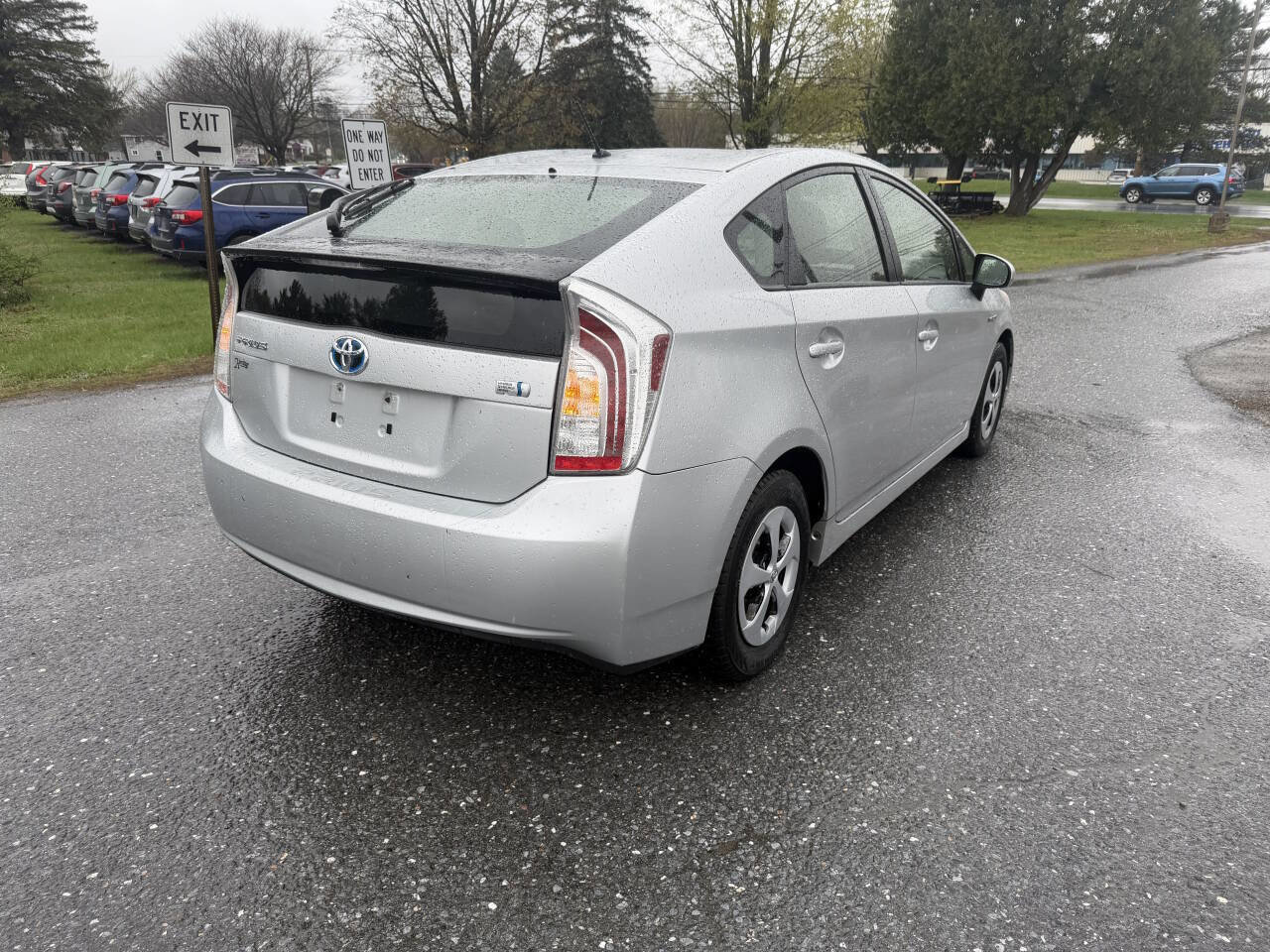 Used 2013 Toyota Prius Two FWD image 5