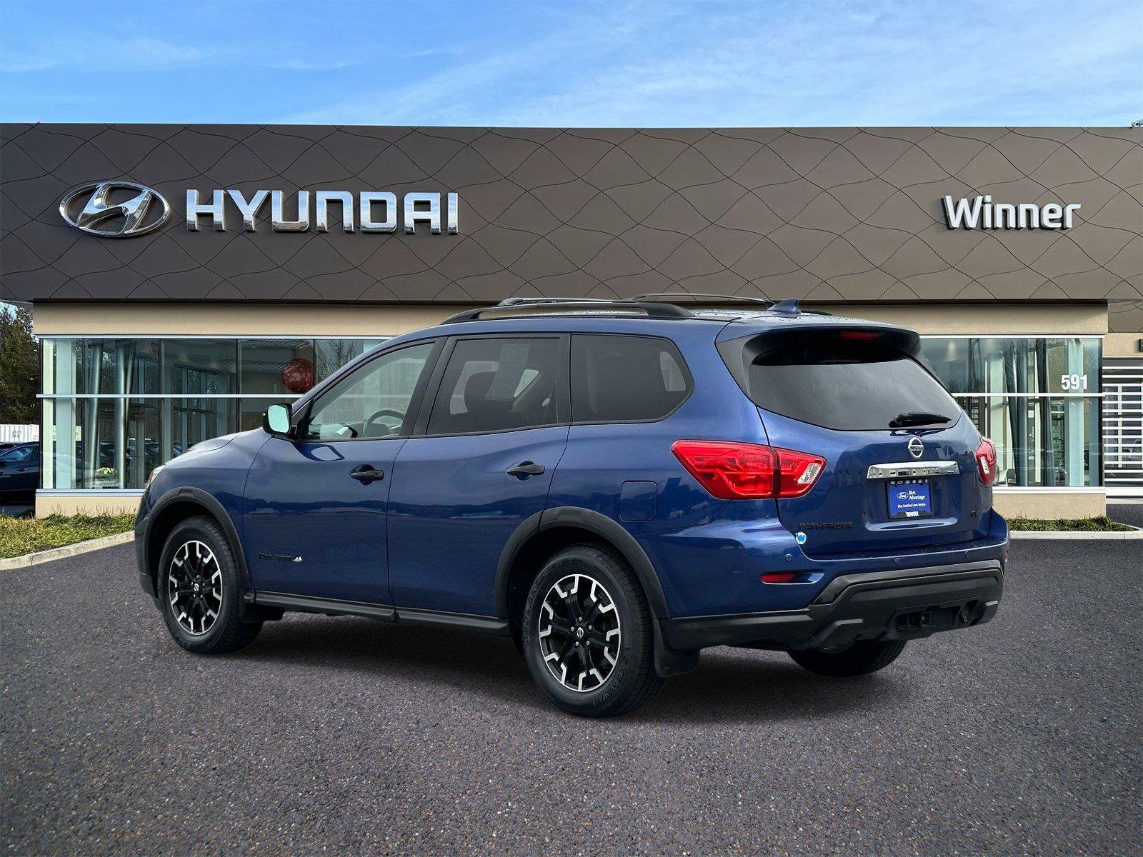 Used 2019 Nissan Pathfinder SV w/ Rock Creek Edition FWD image 2