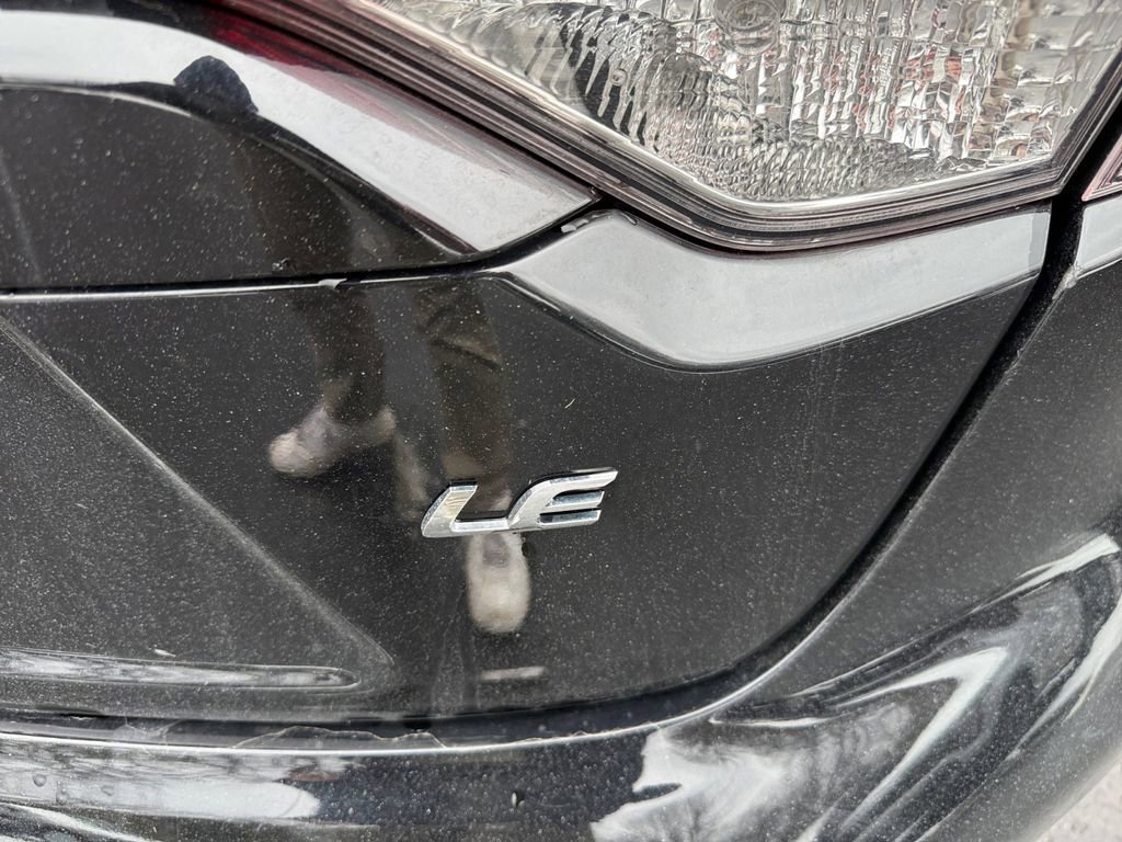 Used 2023 Toyota Corolla LE image 32