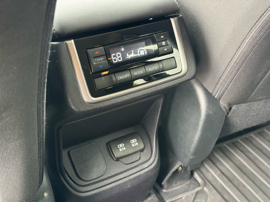 Used 2022 Subaru Ascent Premium w/ Convenience Package image 24