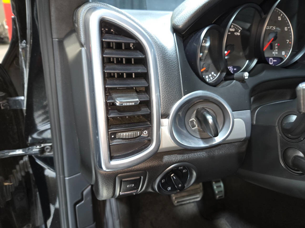 Used 2013 Porsche Cayenne GTS image 74