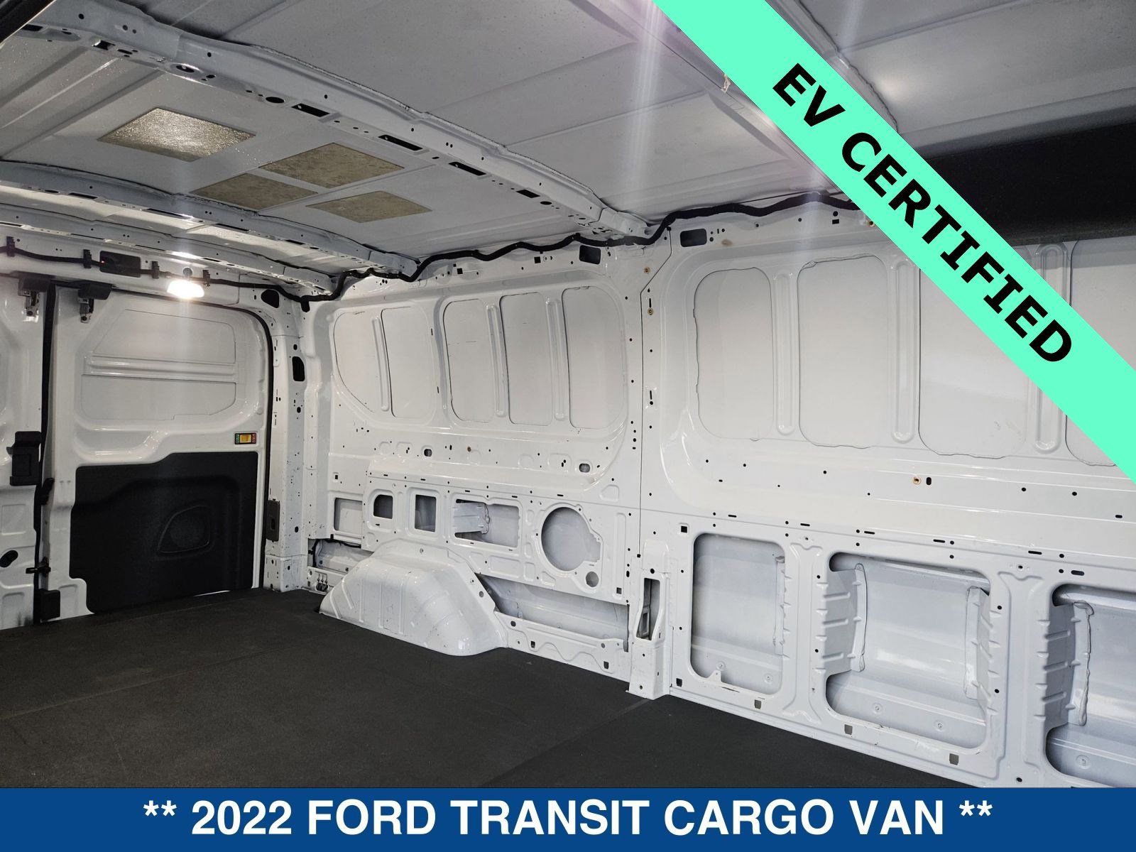 Used 2022 Ford E-Transit Low Roof image 16