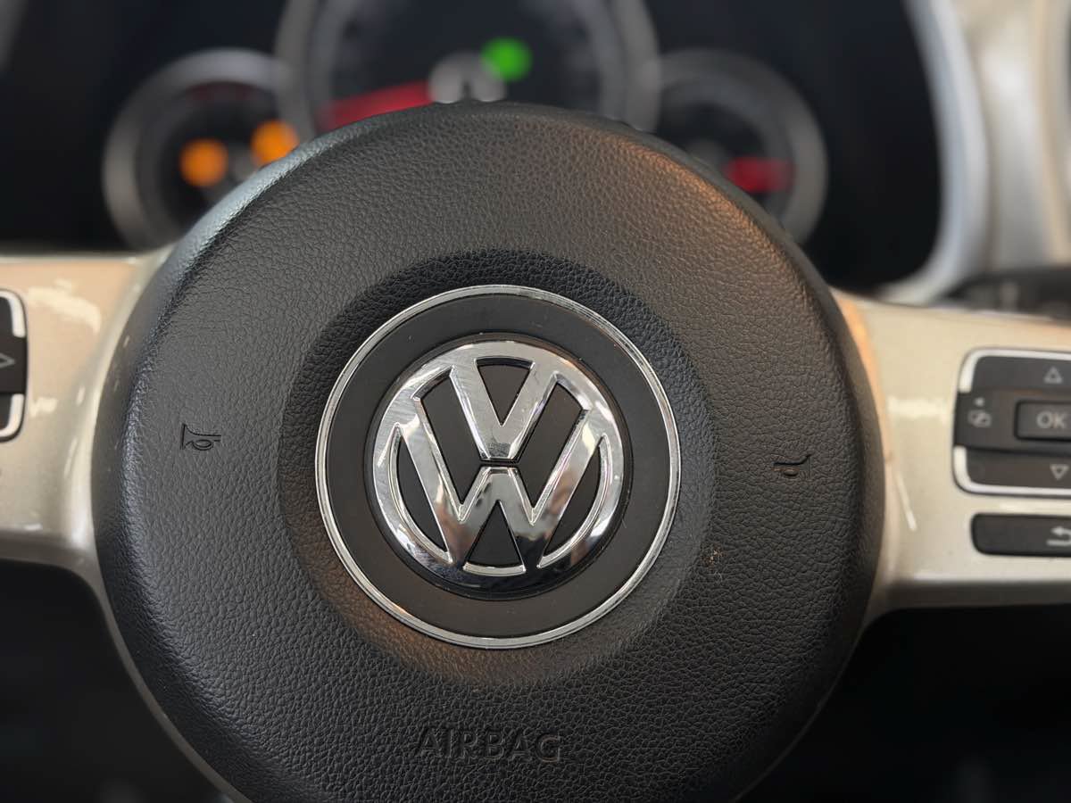 Used 2013 Volkswagen Beetle 2.5 FWD image 38