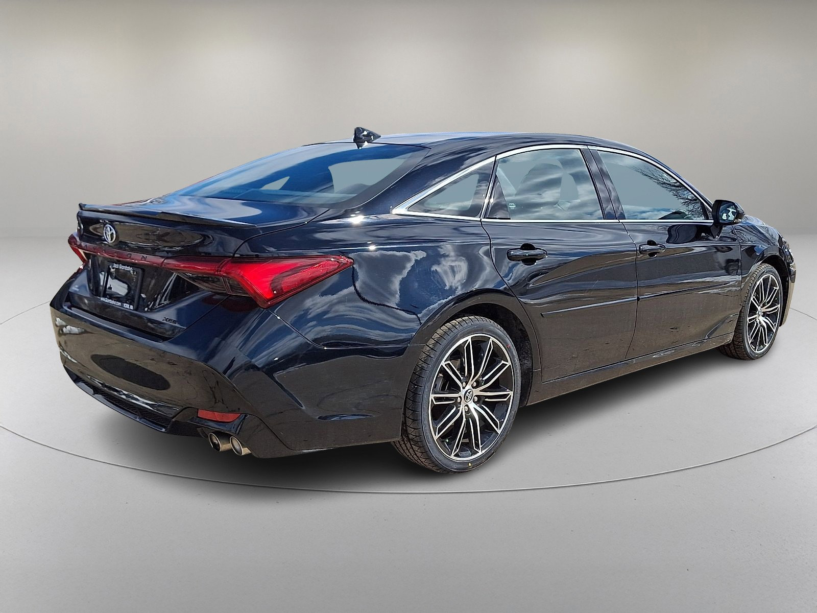 Used 2020 Toyota Avalon XSE w/ All Weather Liner Package image 11