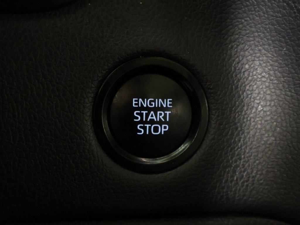 Used 2025 Toyota Tundra Limited AWD/4WD image 43
