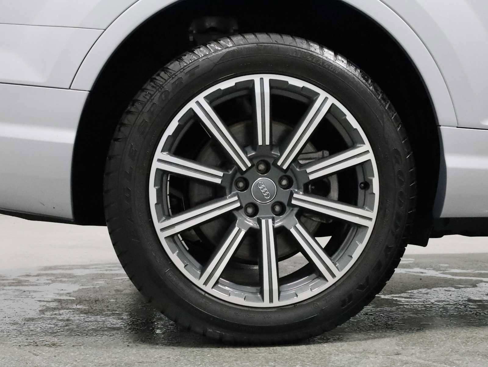 Used 2017 Audi Q7 3.0T Premium Plus AWD/4WD image 36