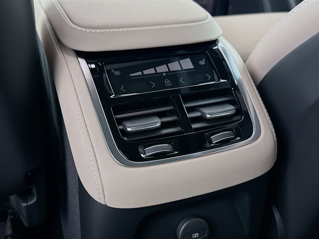 New 2026 Volvo XC90 T8 Ultra w/ Protection Package Premier image 27