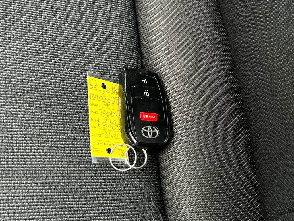 Used 2024 Toyota Prius LE image 30