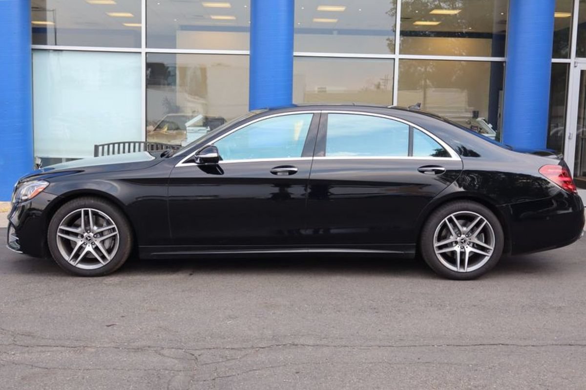 Used 2019 Mercedes-Benz S 560 4MATIC Sedan image 2