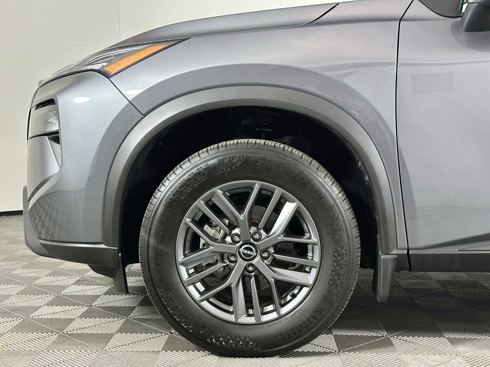 Used 2025 Nissan Rogue S image 8