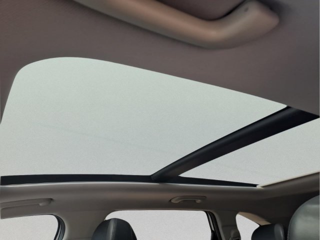 Used 2023 Kia Sorento EX w/ Panoramic Sunroof Package FWD image 19
