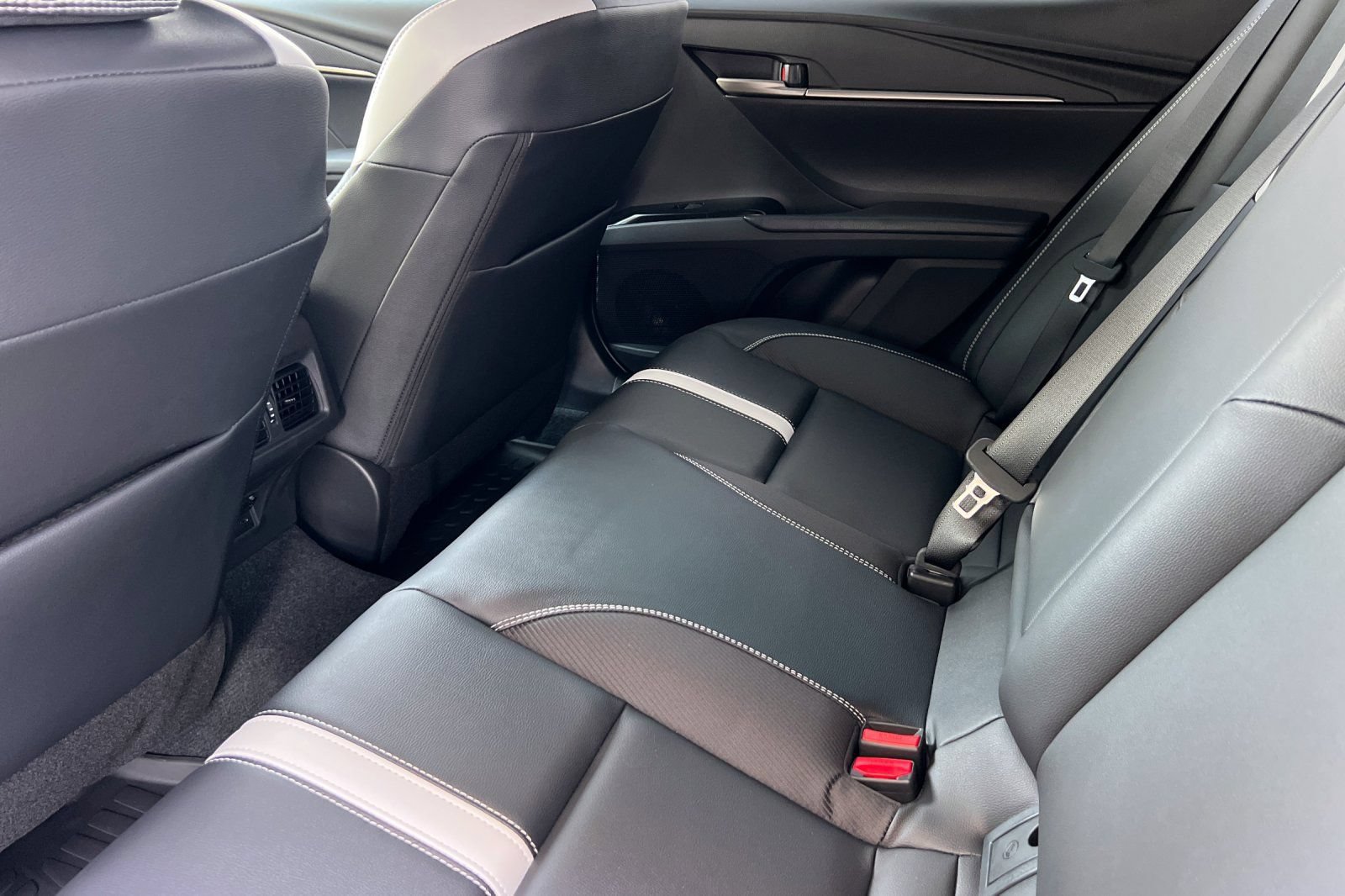 New 2026 Toyota Camry SE w/ Convenience Package FWD image 11