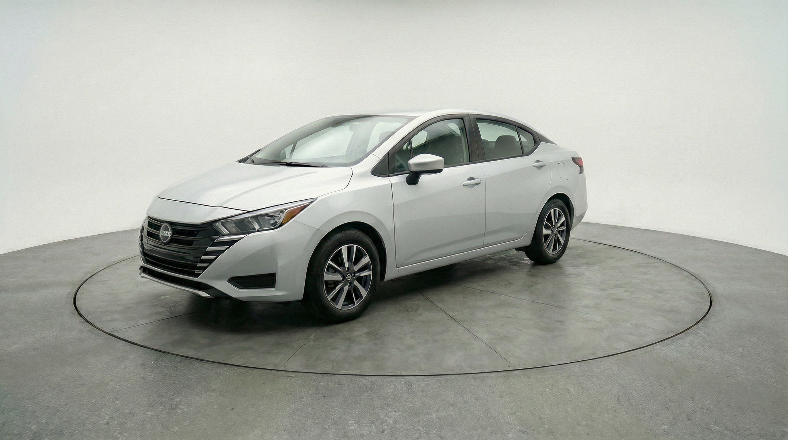 Used 2025 Nissan Versa SV FWD image 3