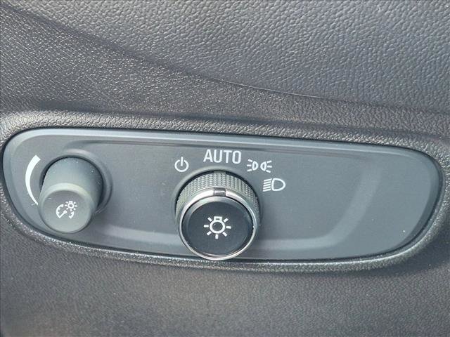 Used 2021 Chevrolet Equinox LS w/ LS Convenience Package FWD image 10