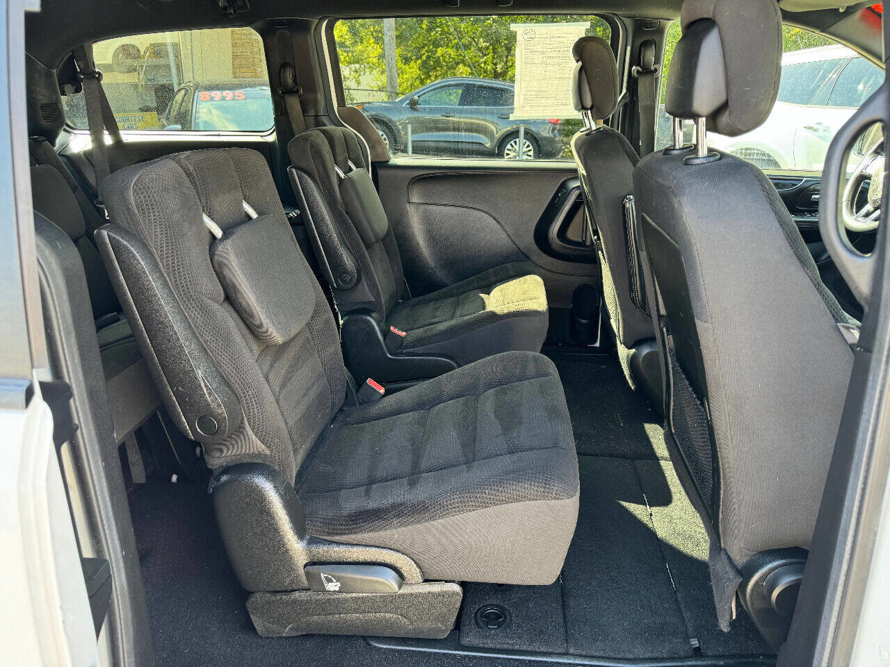 Used 2019 Dodge Grand Caravan SE image 11