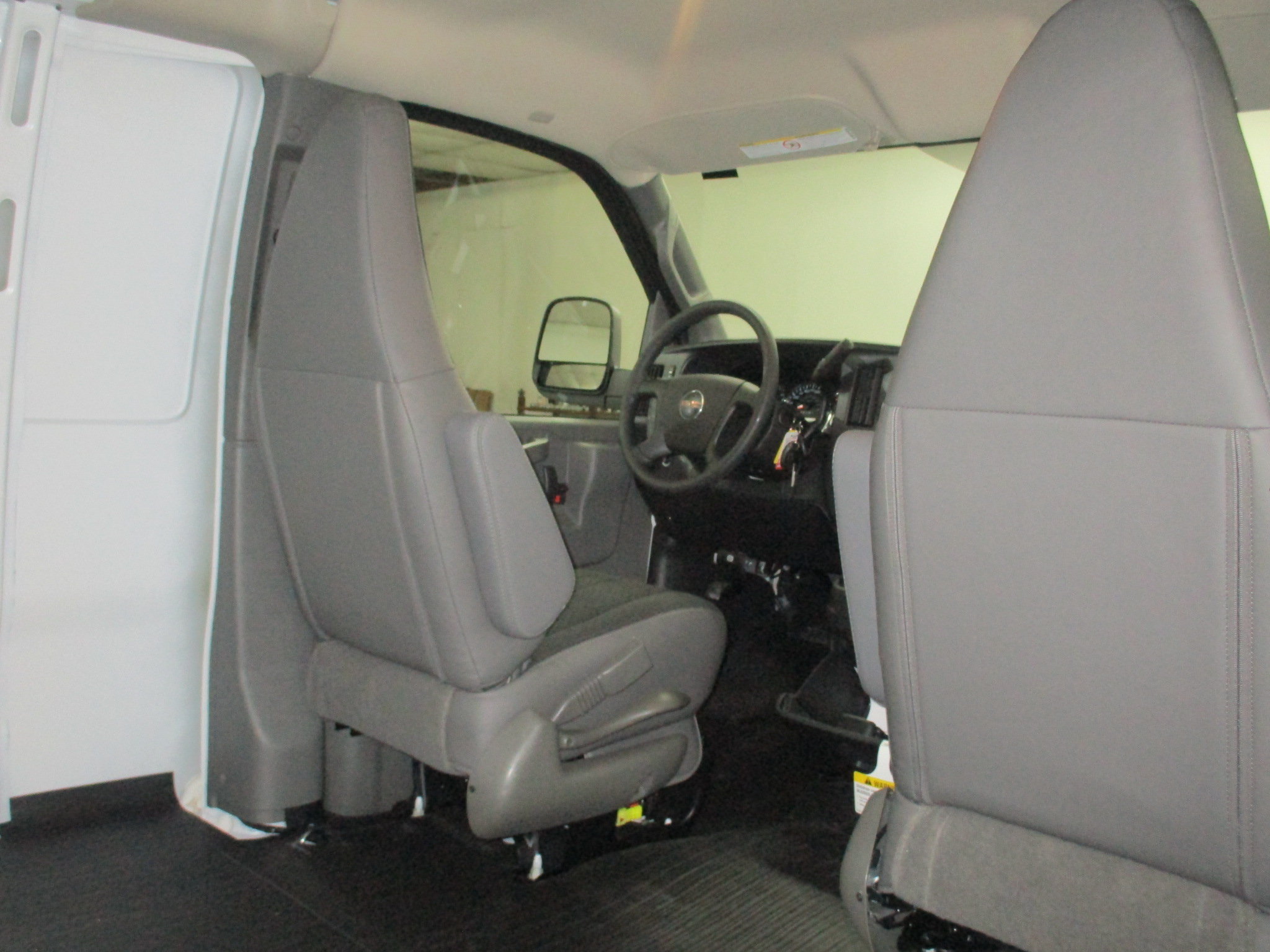 New 2026 GMC Savana 2500 w/ Driver Convenience Package RWD image 17