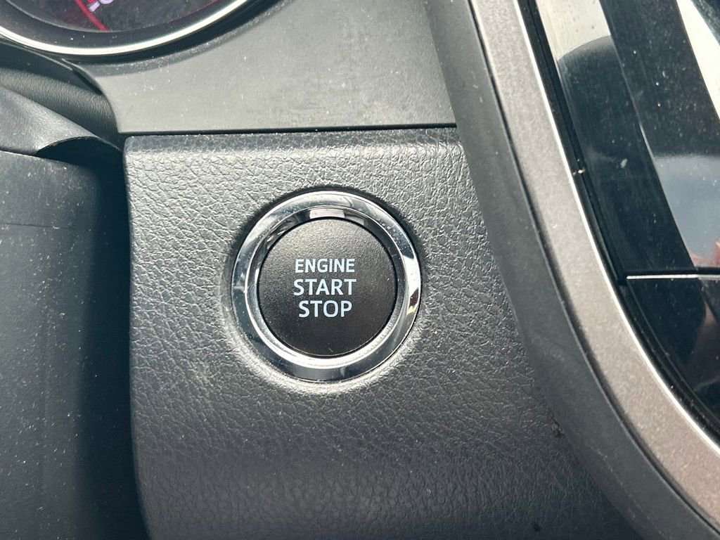 Used 2021 Toyota Camry XSE image 25